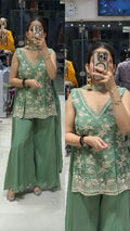 Kareena green suit
