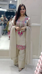 Lisha Farshi suit