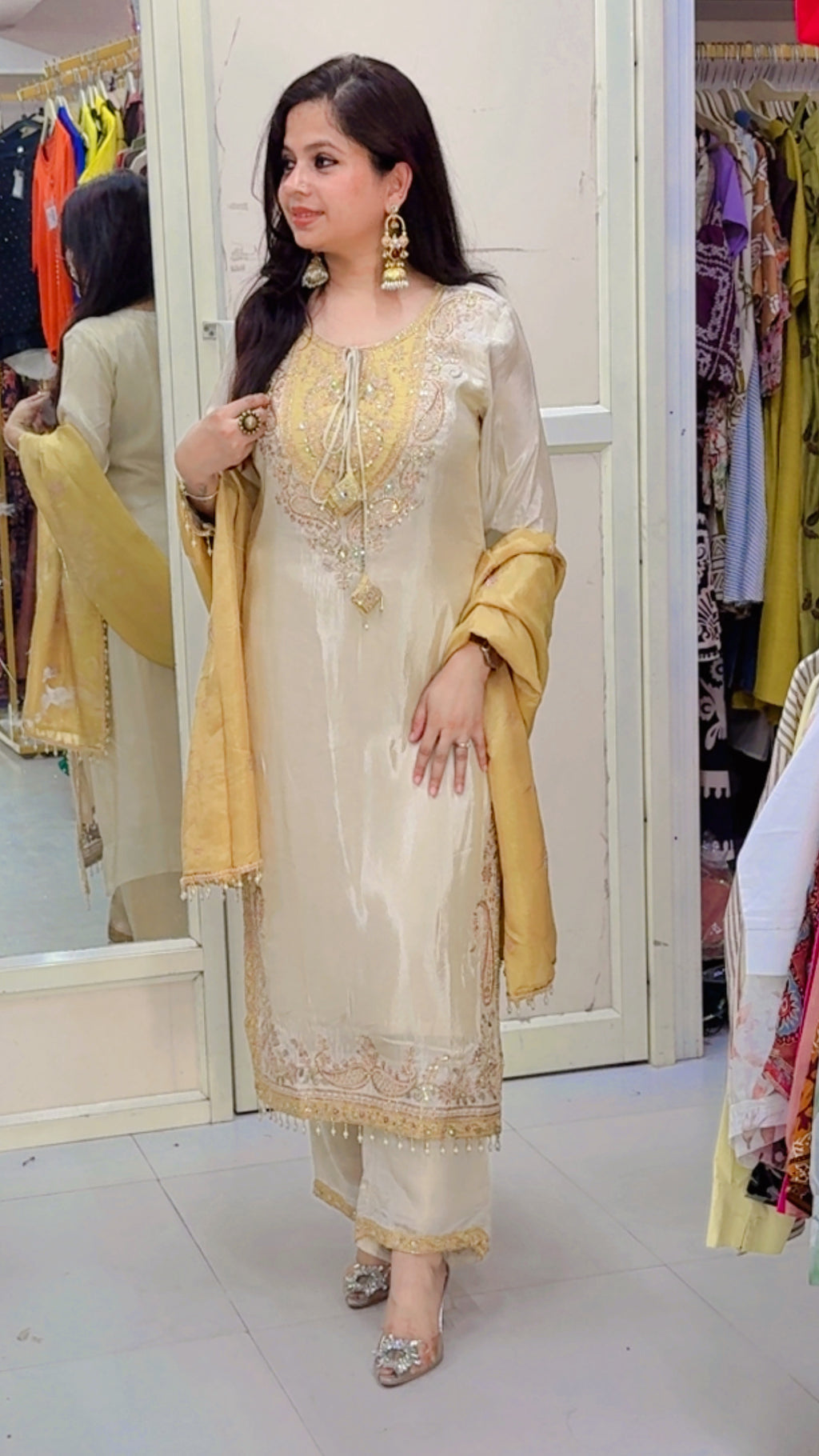 Noor suit