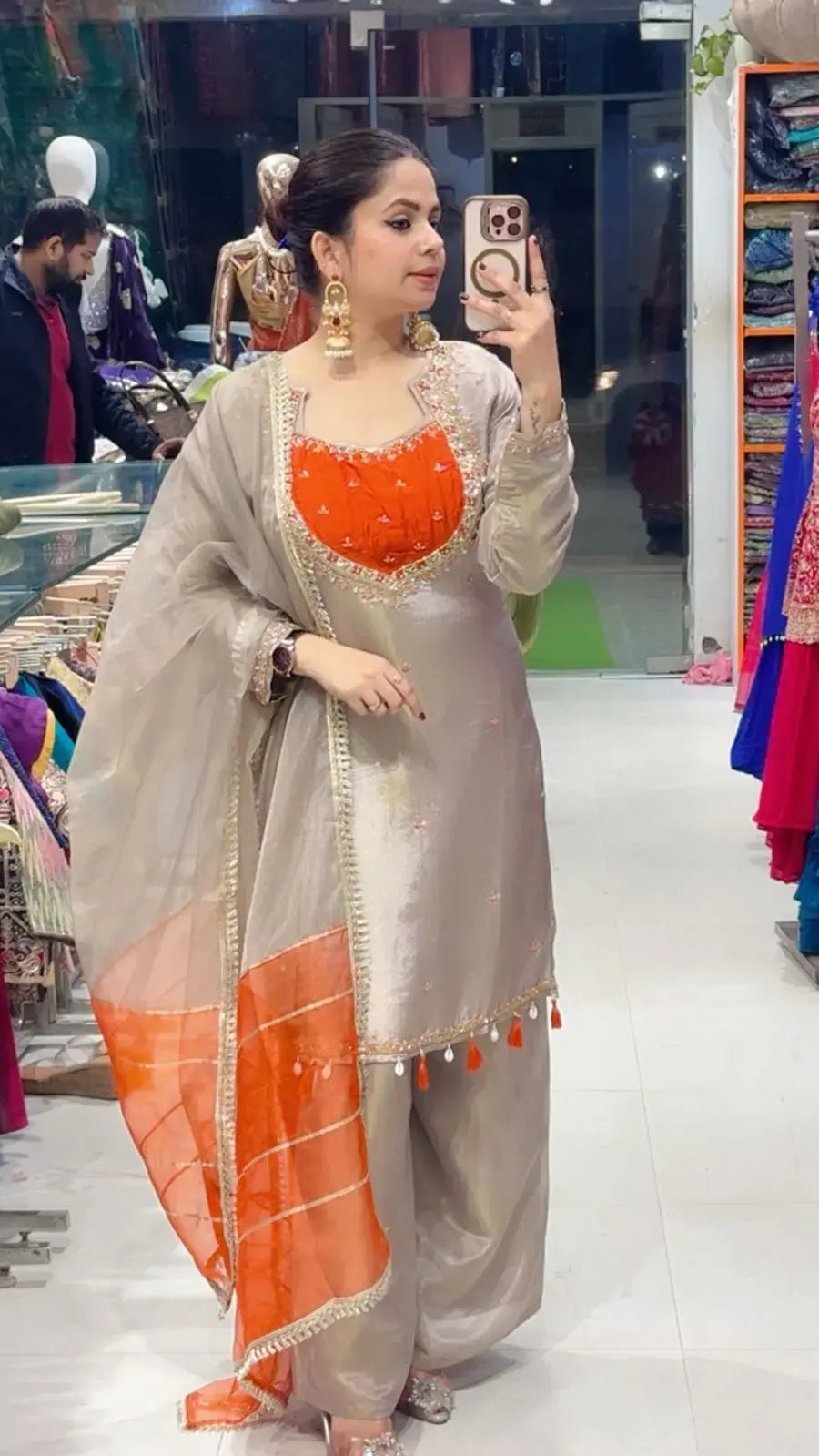 Simmi suit