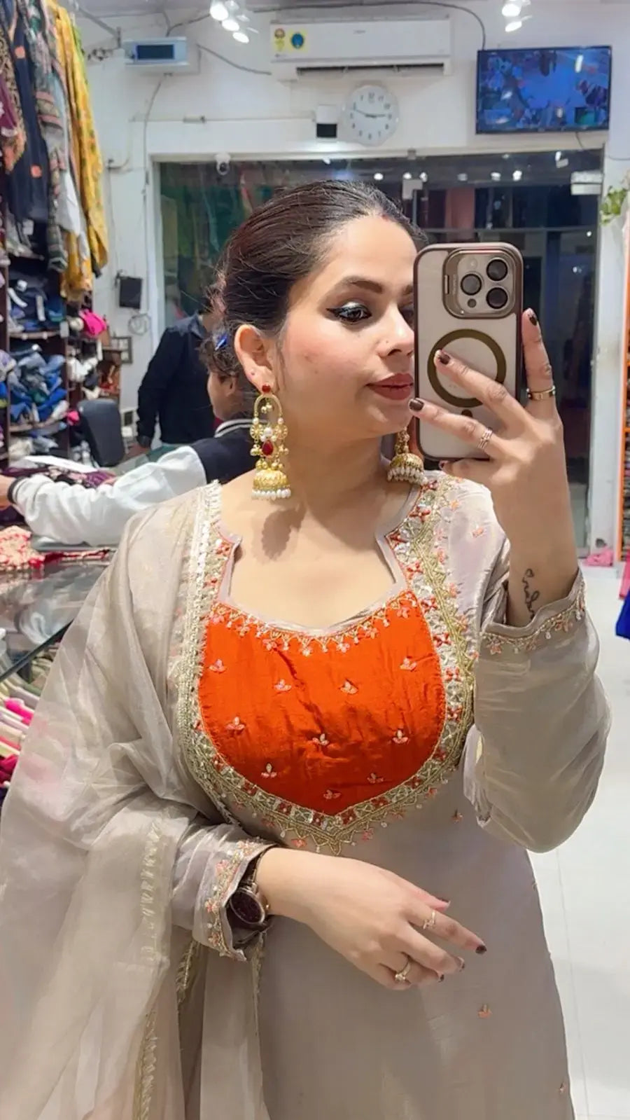 Simmi suit